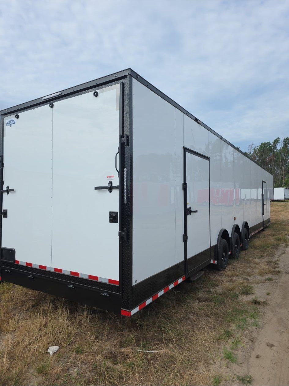 GN 8.5×28 Tandem Axle Gooseneck view 2